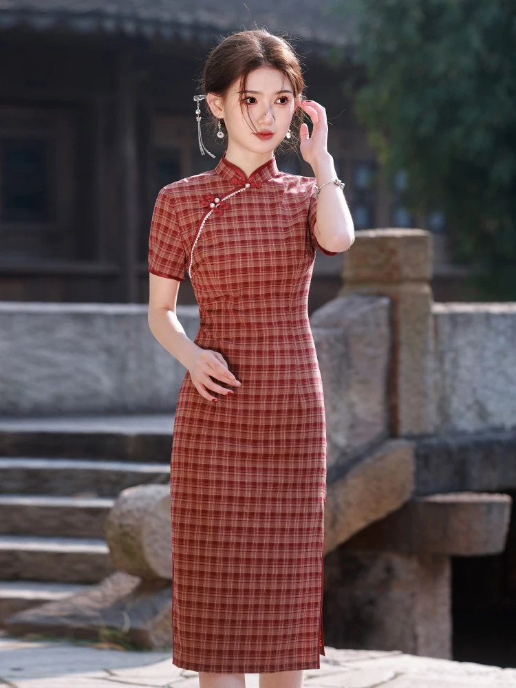 Ретро-платье миди в красную клетку для молодых девушек, дышащее, из смеси полиэстера и спандекса, для повседневной носки, красивое, элегантное
Ретро-платье миди в красную клетку для молодых девушек, дышащее, из смеси полиэстера и спандекса, для повседневной носки, красивое, элегантное