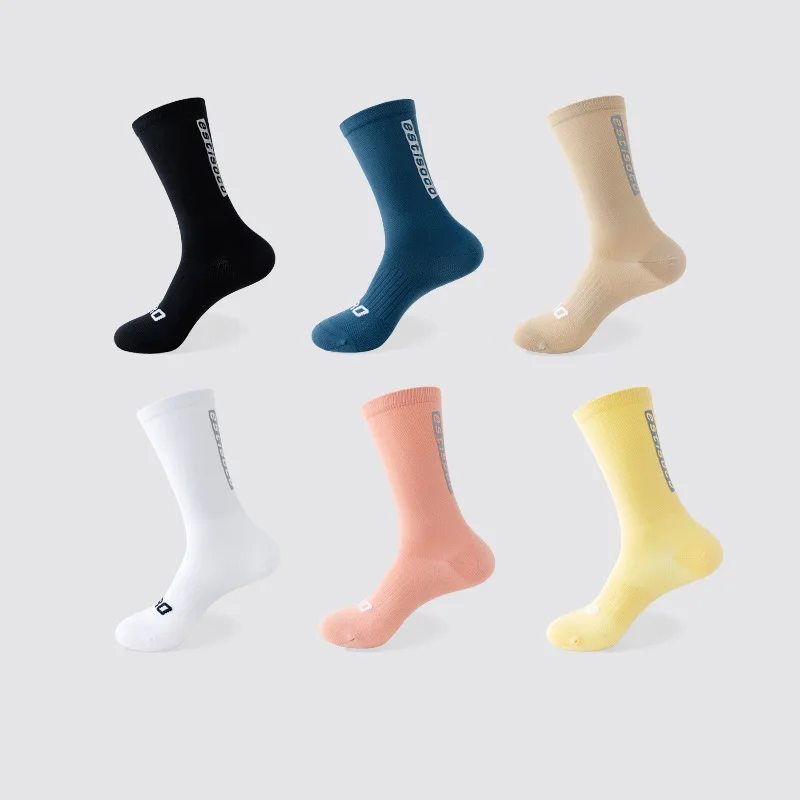 Reflective cycling socks, sweat absorbing, breathable, odor proof, men's solid color luminous label sports socks, mid tube socks
Reflective cycling socks, sweat absorbing, breathable, odor proof, men's solid color luminous label sports socks, mid tube socks