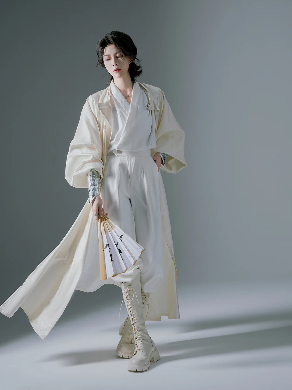 Оригинальный дизайн, круглый халат для мужчин и женщин, весенне-летний сезон, легкий вес, прямой крой, традиционный китайский халат ханьфу...
Оригинальный дизайн, круглый халат для мужчин и женщин, весенне-летний сезон, легкий вес, прямой крой, традиционный китайский халат ханьфу...