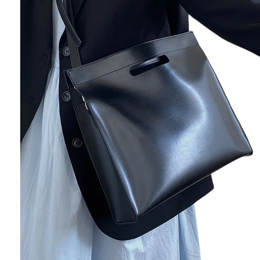 Elegant PU Leather Office Document Tote Bag Large Capacity Black Computer Bag Crossbody Shoulder Bag Commute File Bag Briefcase
Elegant PU Leather Office Document Tote Bag Large Capacity Black Computer Bag Crossbody Shoulder Bag Commute File Bag Briefcase