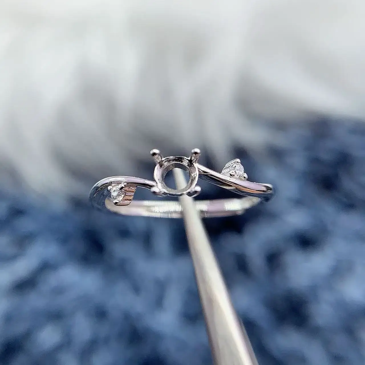 MeiBaPJ Inlay Round 3*3mm Stone Woman Open Ring Setting DIY Gift S925 Pure Silver Fashion Original Fine Charm Jewelry Wholesaler
MeiBaPJ Inlay Round 3*3mm Stone Woman Open Ring Setting DIY Gift S925 Pure Silver Fashion Original Fine Charm Jewelry Wholesaler