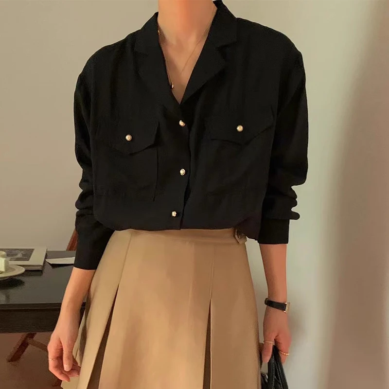 Chic Vintage Autumn Long Sve Metal Button Loose Fit Double ket Women's irt Sli Commute Faion Casual irt
Chic Vintage Autumn Long Sve Metal Button Loose Fit Double ket Women's irt Sli Commute Faion Casual irt