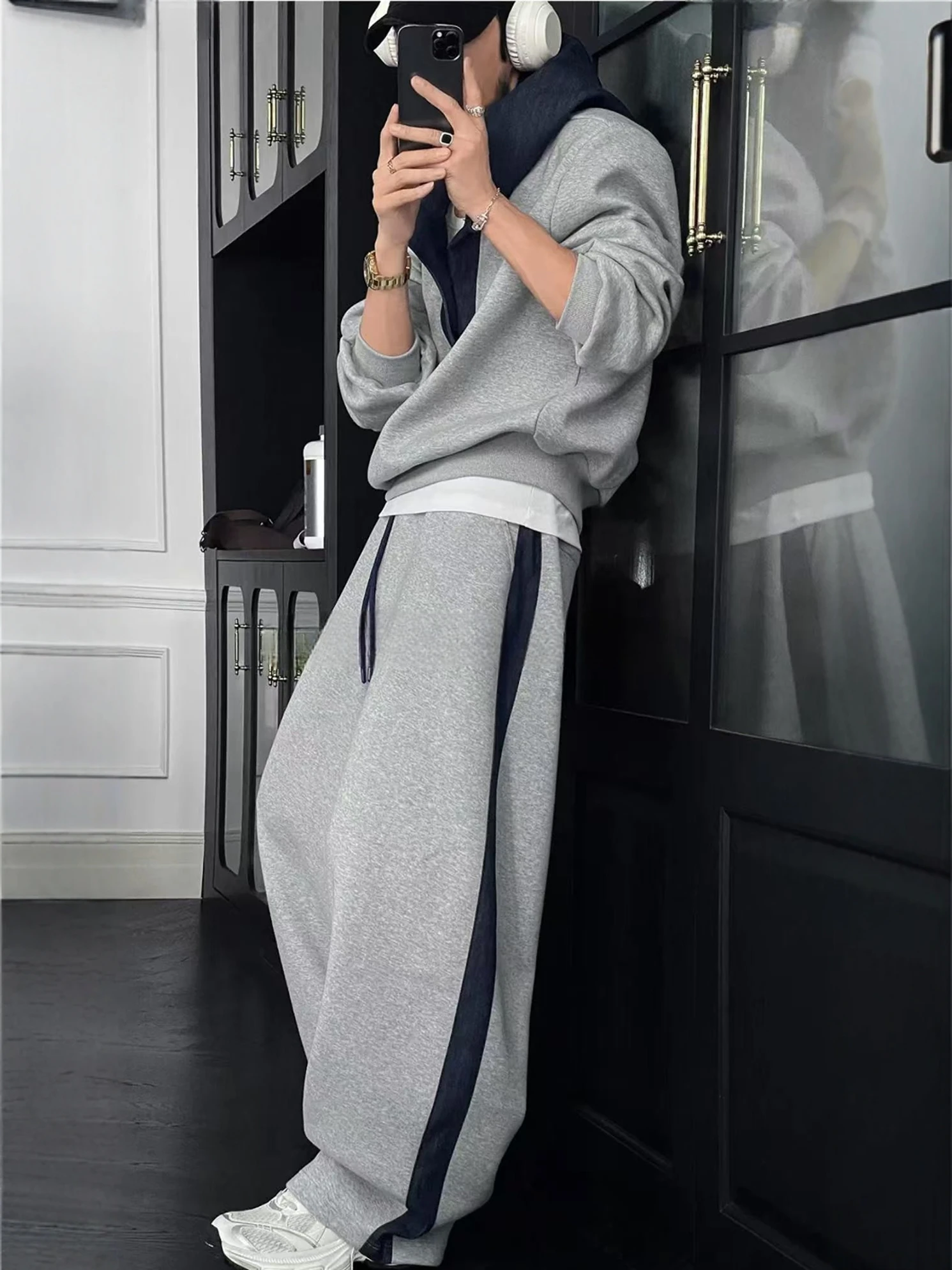 Spring New Men's Faion Brand Hoodie And Pants Set Casual Splicing Sweatirt Long Sve Cotton Blend Fabric Youth Set
Spring New Men's Faion Brand Hoodie And Pants Set Casual Splicing Sweatirt Long Sve Cotton Blend Fabric Youth Set