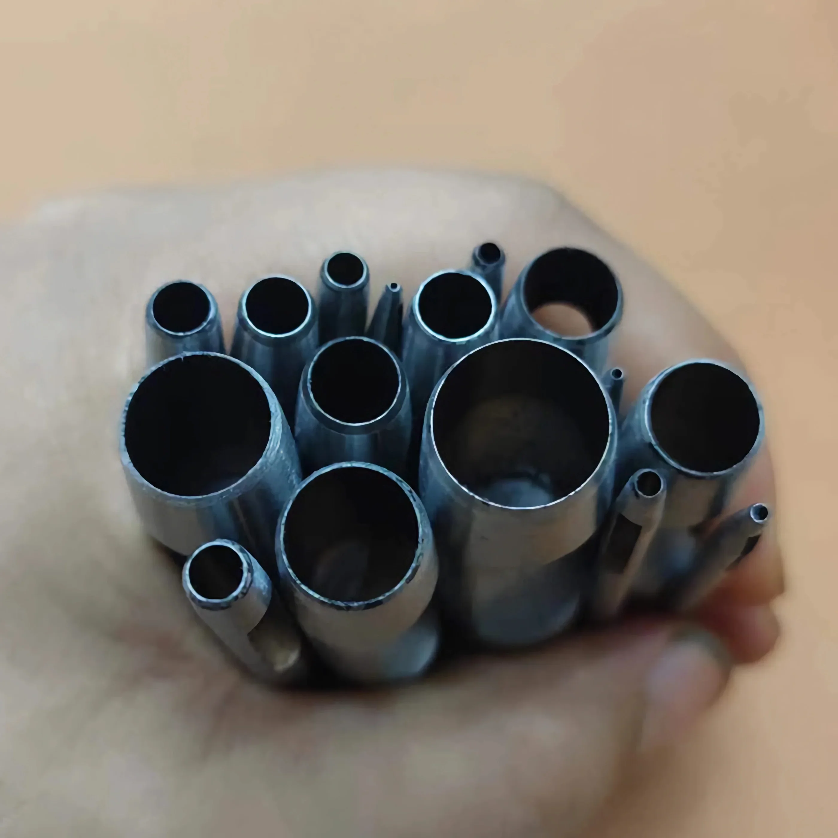 6pcs Leather Hole Punching Tools Steel Hollow Round Hole Puncher - Sharp, Durable Round Cutters For Watch Bands, Belts, Paper
6pcs Leather Hole Punching Tools Steel Hollow Round Hole Puncher - Sharp, Durable Round Cutters For Watch Bands, Belts, Paper