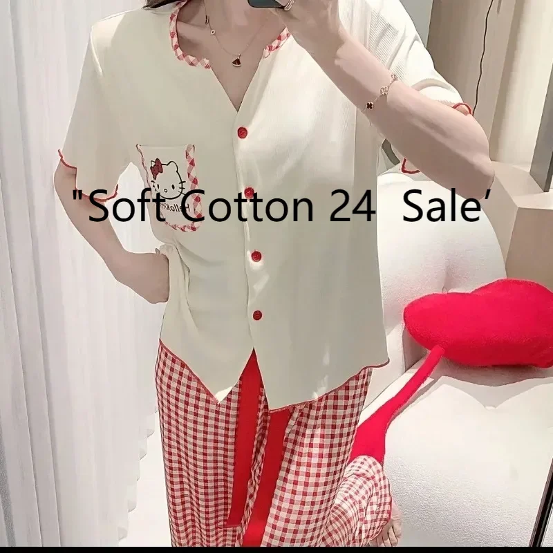 Summer new white lapel cute cartoon Hello Kitty print pajamas short sleeves trousers loungewear
Summer new white lapel cute cartoon Hello Kitty print pajamas short sleeves trousers loungewear