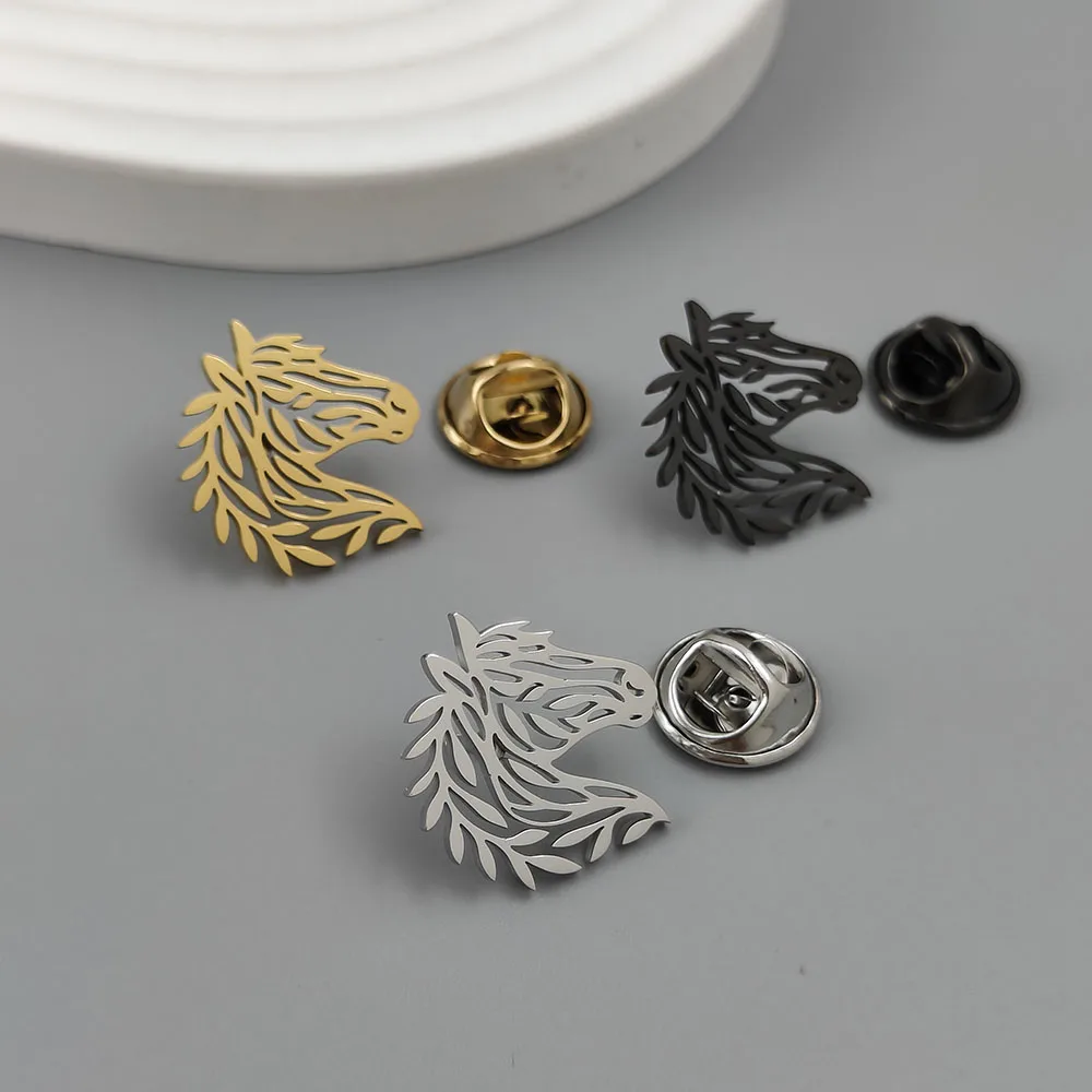 Metal costume brooch. Golden leaf horse stainless steel brooch, universal chest emblem pin, used as a carrying case decoration
Metal costume brooch. Golden leaf horse stainless steel brooch, universal chest emblem pin, used as a carrying case decoration