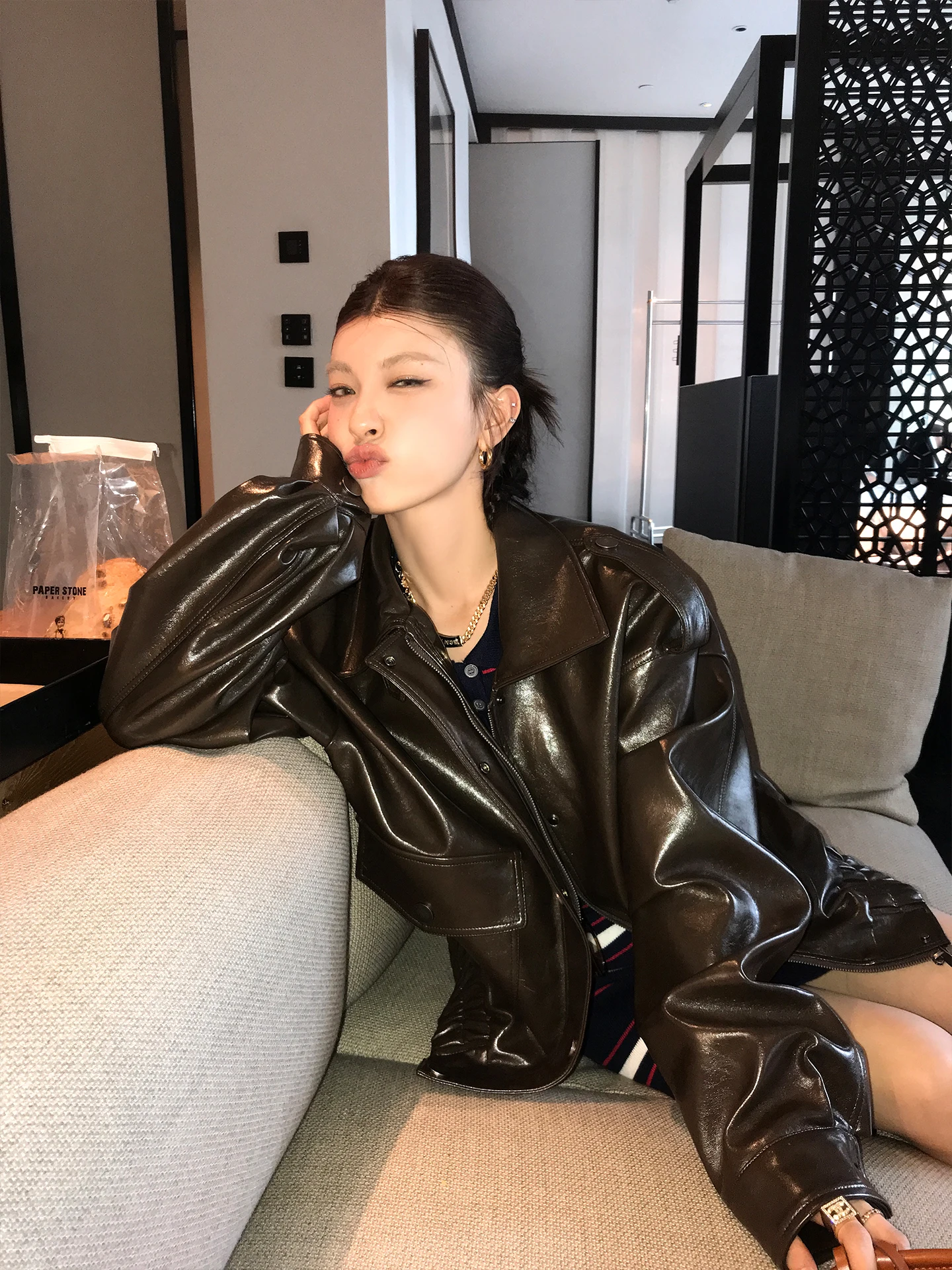 Women's Oil Wax Leather Jaet Thiened Cotton Stuffed Motorcycle Sle Casual Commute Design Long Sve Loose Fit Coat
Women's Oil Wax Leather Jaet Thiened Cotton Stuffed Motorcycle Sle Casual Commute Design Long Sve Loose Fit Coat