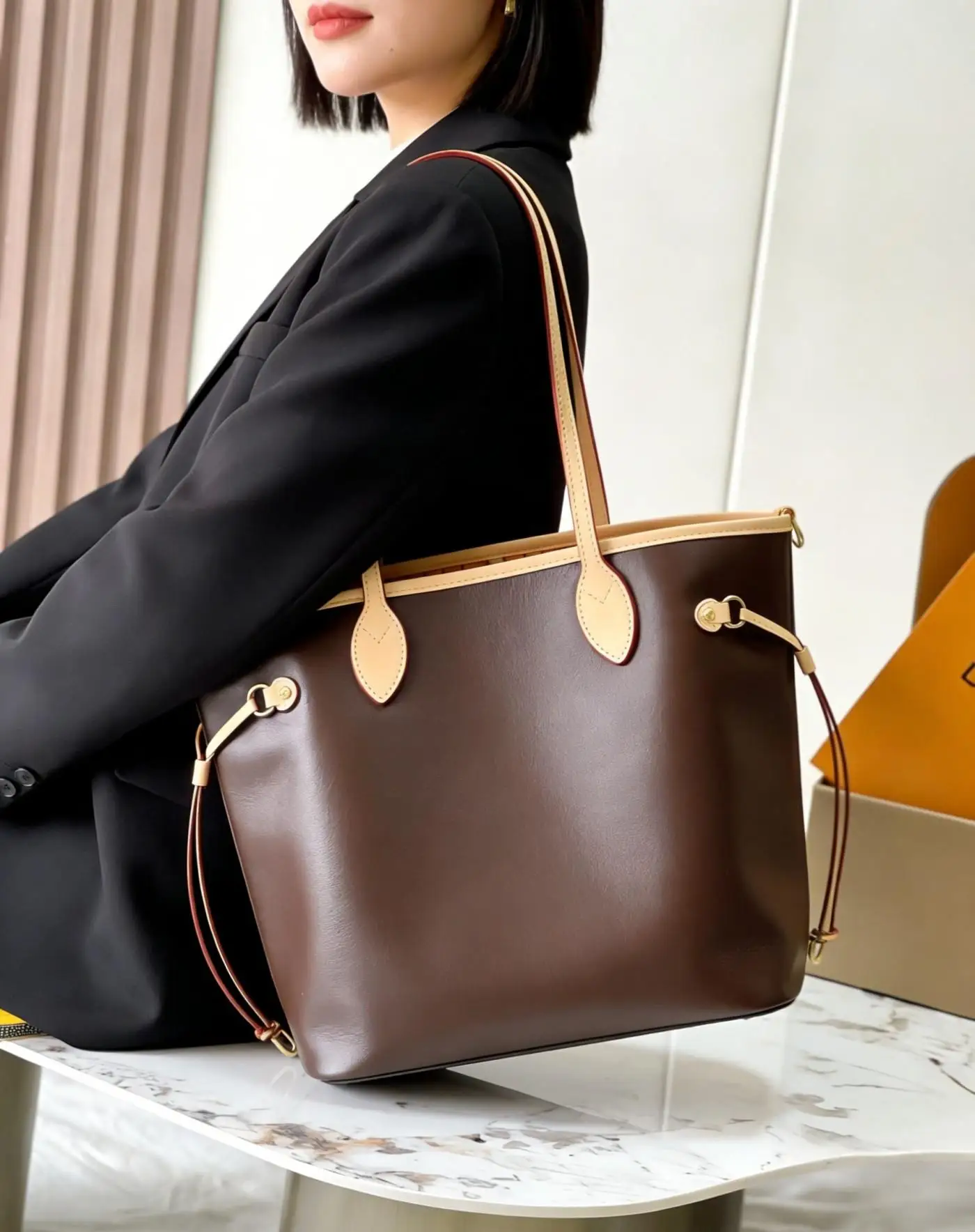 High-end Luxury Tote Bag Super Lightweight Extra Large Capacity Casual Shoulder Bag Fashion Mom Bag Multifunctional Office Commu
High-end Luxury Tote Bag Super Lightweight Extra Large Capacity Casual Shoulder Bag Fashion Mom Bag Multifunctional Office Commu