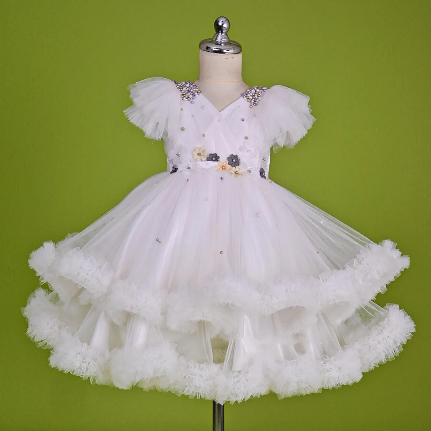 New Arrival Flower Girl Dresses Cap Sleeves Crystals Beaded Tulle Tiered Dress for Wedding First Birthday Party Gowns
New Arrival Flower Girl Dresses Cap Sleeves Crystals Beaded Tulle Tiered Dress for Wedding First Birthday Party Gowns
