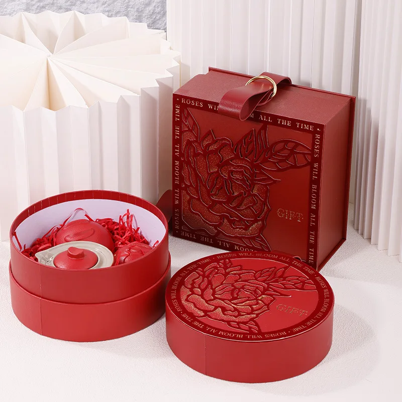Big Creative Rose Indentation Flip Wedding Gift Packaging Box Leather Handheld Hollow Souvenir Red Special Paper Gift Box
Big Creative Rose Indentation Flip Wedding Gift Packaging Box Leather Handheld Hollow Souvenir Red Special Paper Gift Box