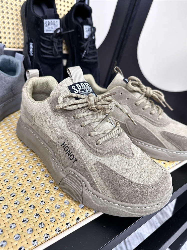 Fashionable Casual Shoes Velvet Rubber Sole Anti-Collision Toe Men's Pure Color Suede Soft Bottom Trendy Autumn Shoes
Fashionable Casual Shoes Velvet Rubber Sole Anti-Collision Toe Men's Pure Color Suede Soft Bottom Trendy Autumn Shoes