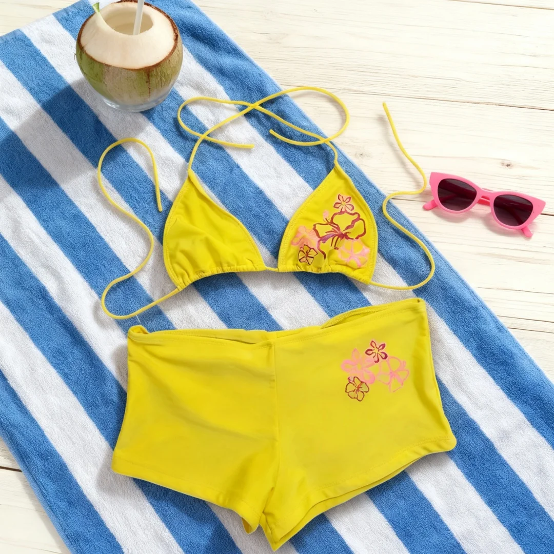 Ретро-принт с цветными блоками, комплект бикини с бретелькой на шее, сексуальный купальник с треугольными чашечками и высокими штанинами, лето 2025, пляж
Ретро-принт с цветными блоками, комплект бикини с бретелькой на шее, сексуальный купальник с треугольными чашечками и высокими штанинами, лето 2025, пляж