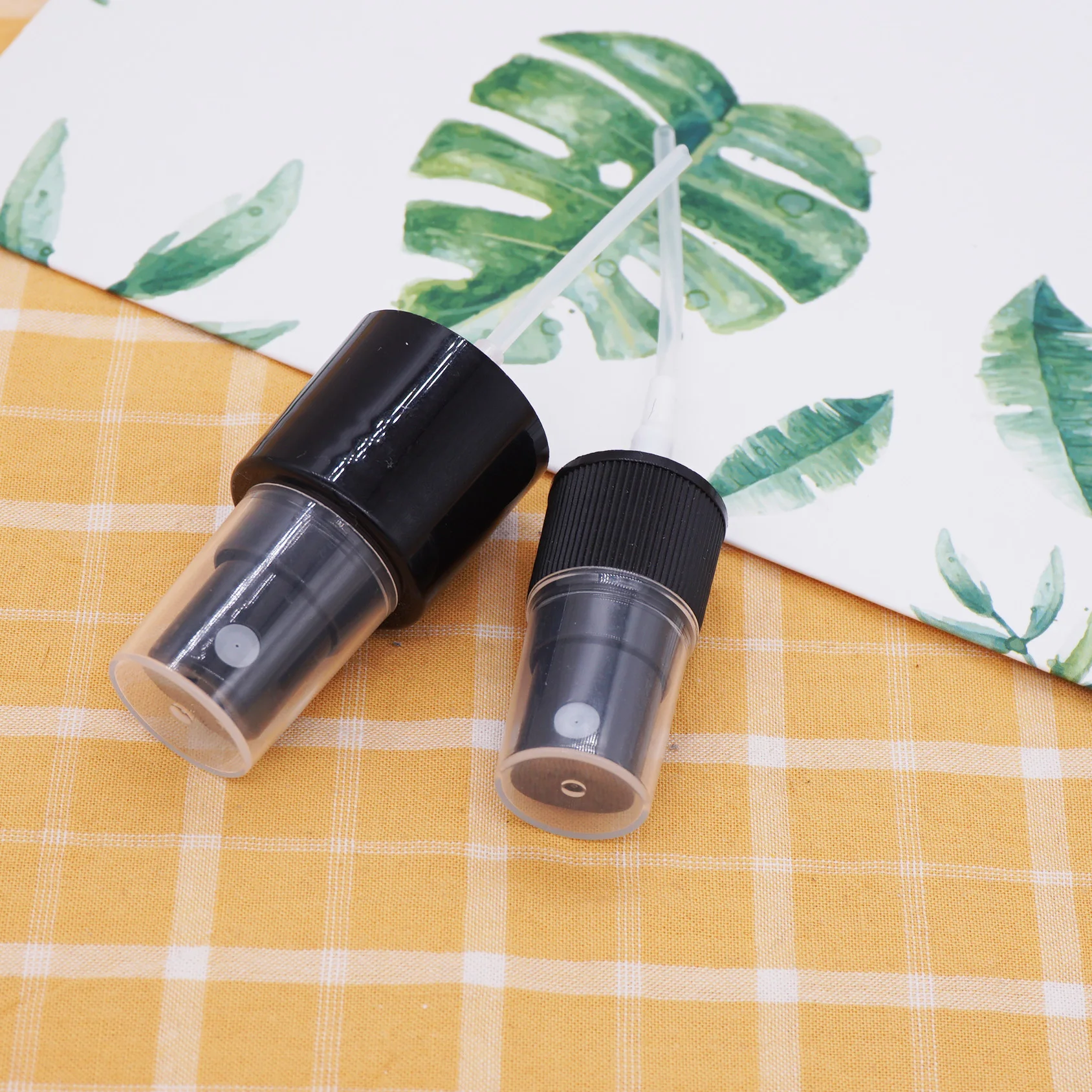 Spray Black Nasal Fine Mist Spray Pump Cap Perfume Pump With HandCream Dispenser & Spray Cap Bottles Perfume Crimp Black Plastic
Spray Black Nasal Fine Mist Spray Pump Cap Perfume Pump With HandCream Dispenser & Spray Cap Bottles Perfume Crimp Black Plastic