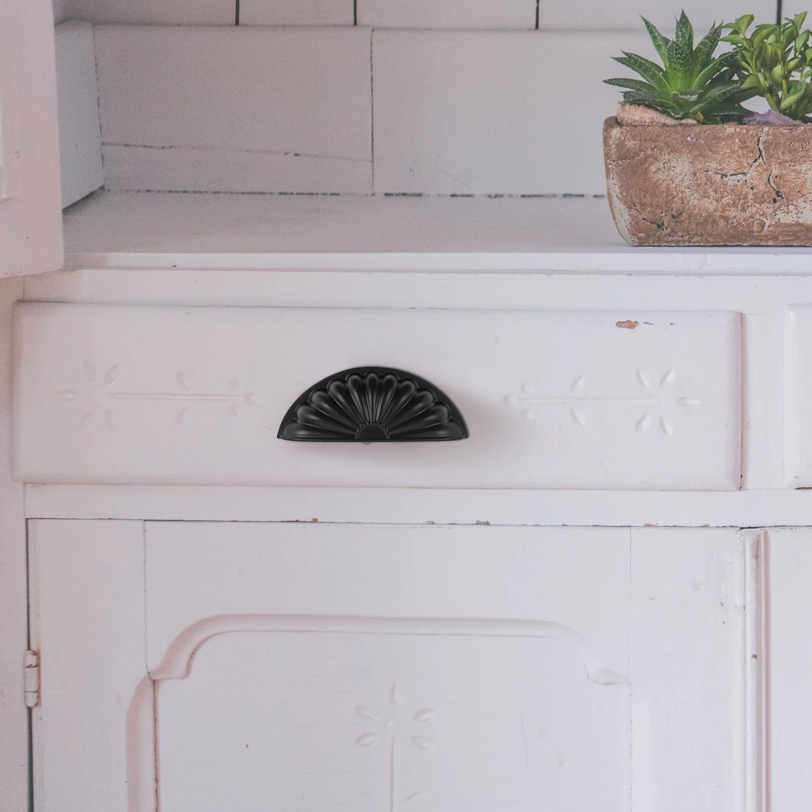 2Pcs Zinc Alloy Drawer Pulls Semicircular Design 76mm Spacing Comfortable Grip Rustic Cabinet Handles for Furniture
2Pcs Zinc Alloy Drawer Pulls Semicircular Design 76mm Spacing Comfortable Grip Rustic Cabinet Handles for Furniture