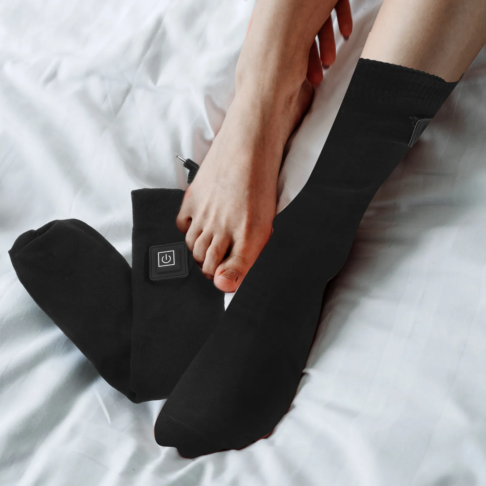 1Pair Rechargeable Heating Socks Advanced Thermal Technology Cotton Blend Warm Socks for Winter Sports Indoor
1Pair Rechargeable Heating Socks Advanced Thermal Technology Cotton Blend Warm Socks for Winter Sports Indoor