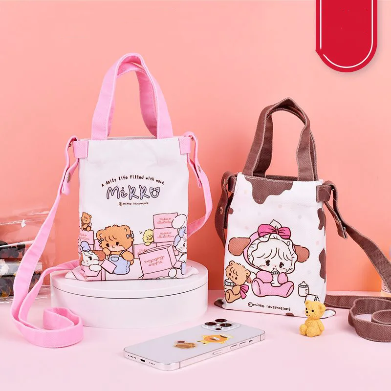 Сумка через плечо Miniso Mikko, мультяшный холщовый саквояж на плечо с принтом, милая Студенческая дорожная сумка для хранения допамина
Сумка через плечо Miniso Mikko, мультяшный холщовый саквояж на плечо с принтом, милая Студенческая дорожная сумка для хранения допамина