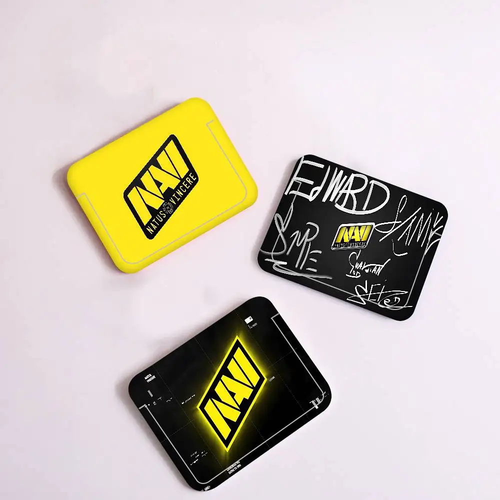 Чехол для рабочего пропуска Navi Natus Vincere 1Set с ремешком на шею, держатель для выставочной ID-карты, обложка для рабочей карты
Чехол для рабочего пропуска Navi Natus Vincere 1Set с ремешком на шею, держатель для выставочной ID-карты, обложка для рабочей карты