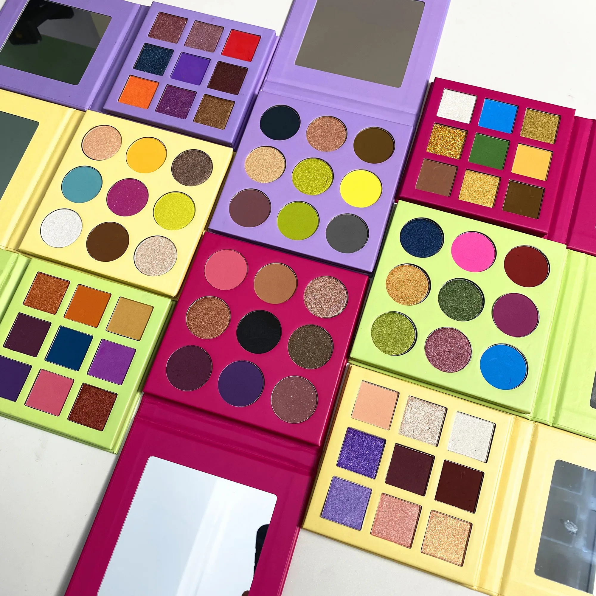 Wholesale DIY 9 Color Vegan Eye Shadow Private Label High Pigment Shimmer Matte Glitter Custom Logo Eyeshadow Pallete
Wholesale DIY 9 Color Vegan Eye Shadow Private Label High Pigment Shimmer Matte Glitter Custom Logo Eyeshadow Pallete