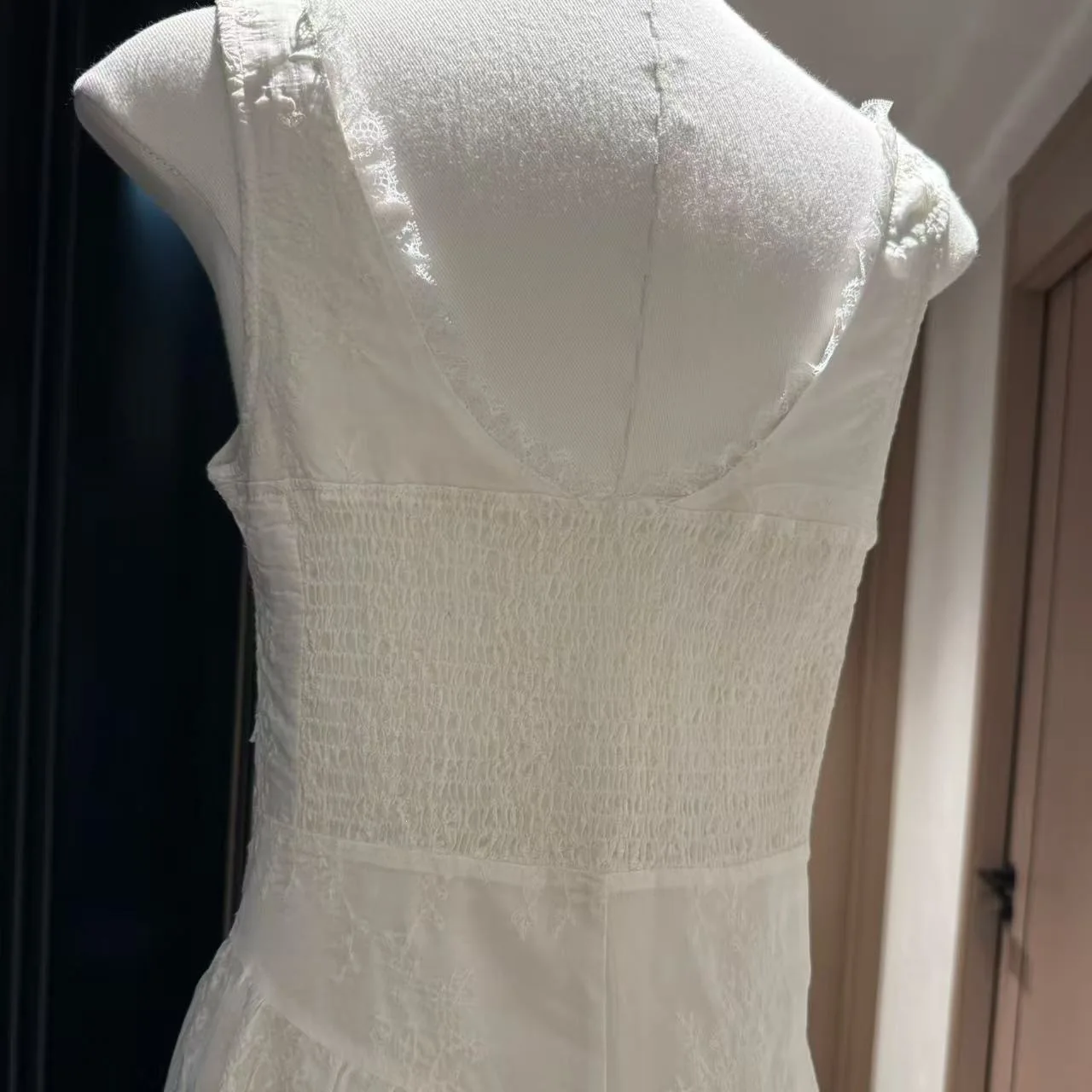 New Product in Summer 2026 Exquisite Lace Lace Embroidered Suspender Skirt
New Product in Summer 2026 Exquisite Lace Lace Embroidered Suspender Skirt