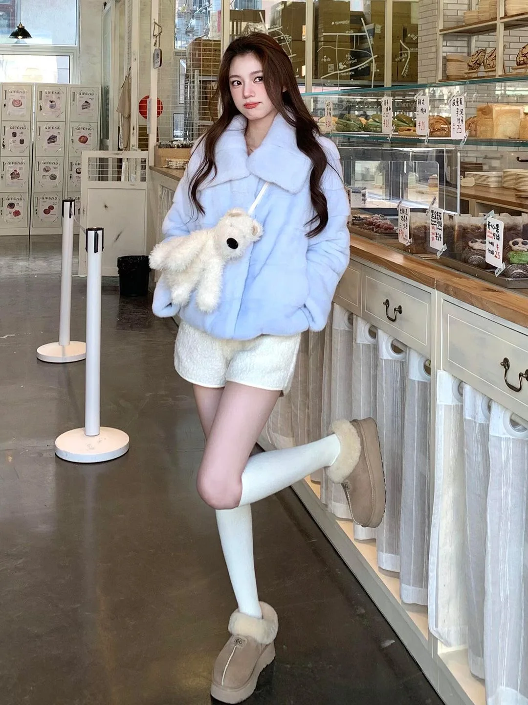 Синее пальто из искусственного кроличьего меха, женское пальто свободного кроя, длинное пальто на пуговицах, чистый цвет, экологически чистая кожа
Синее пальто из искусственного кроличьего меха, женское пальто свободного кроя, длинное пальто на пуговицах, чистый цвет, экологически чистая кожа