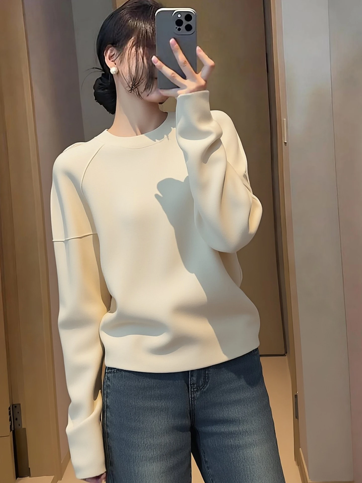 Simple Loose Korean Style Long Sleeve round Neck Pure Color Knitted Sweater Versatile Commute Spring Fashion Women's Top
Simple Loose Korean Style Long Sleeve round Neck Pure Color Knitted Sweater Versatile Commute Spring Fashion Women's Top