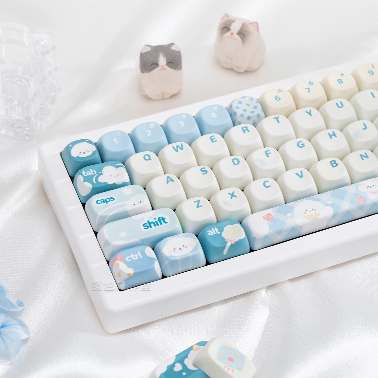 Cloud keycap MOA round PBT hot sublimation cute girl puppy blue mechanical keyboard 68 75 87
Cloud keycap MOA round PBT hot sublimation cute girl puppy blue mechanical keyboard 68 75 87