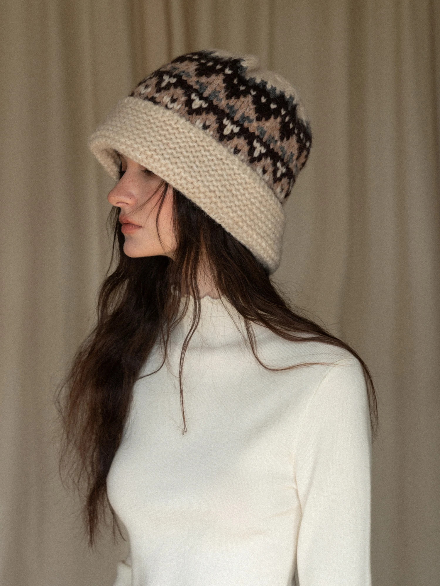 EGGKA Retro Knitted Woolen Hat Women's Casual Versatile Winter Warm Floral Patterned Cap Autumn Winter Season Foldable Hat
EGGKA Retro Knitted Woolen Hat Women's Casual Versatile Winter Warm Floral Patterned Cap Autumn Winter Season Foldable Hat