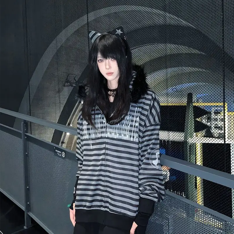 Harajuku Letter Printed Fur Collar Hoodie Women Vintage Loose Zipper Coats Top Punk Y2k Aesthetic Gothic Sweatshirts
Harajuku Letter Printed Fur Collar Hoodie Women Vintage Loose Zipper Coats Top Punk Y2k Aesthetic Gothic Sweatshirts