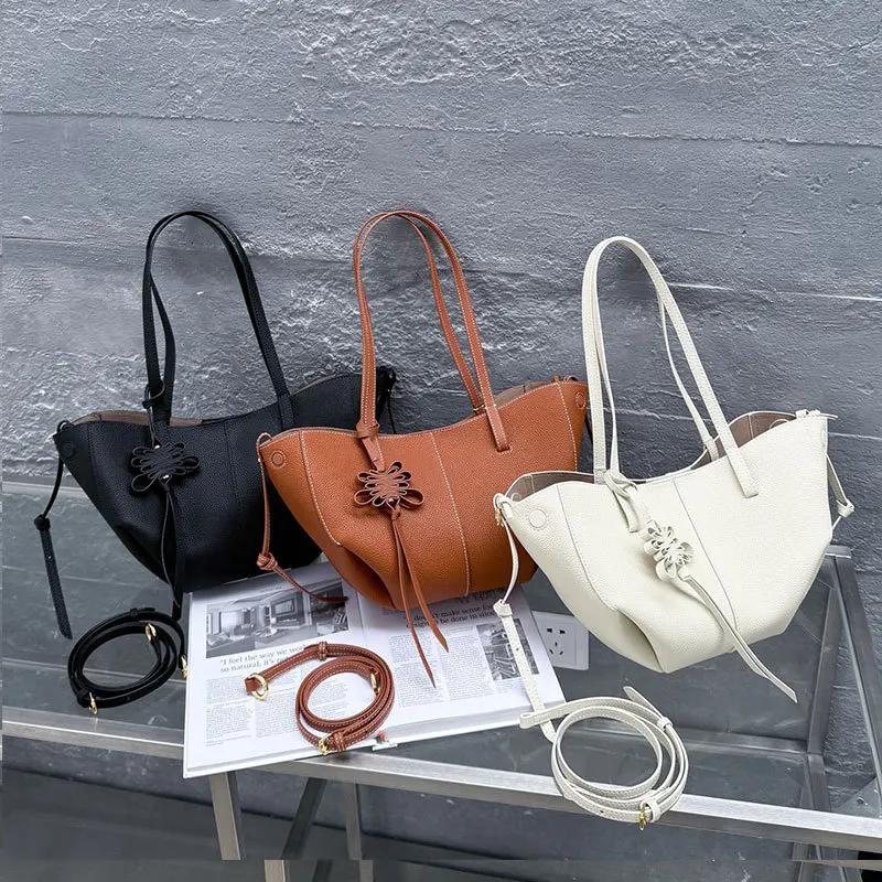 2025 New Wing Bag Genuine Leather Tote Luxury Women Handbag Shoulder Crossbody Large Capacity Travel Shopping Bag Lady
2025 New Wing Bag Genuine Leather Tote Luxury Women Handbag Shoulder Crossbody Large Capacity Travel Shopping Bag Lady