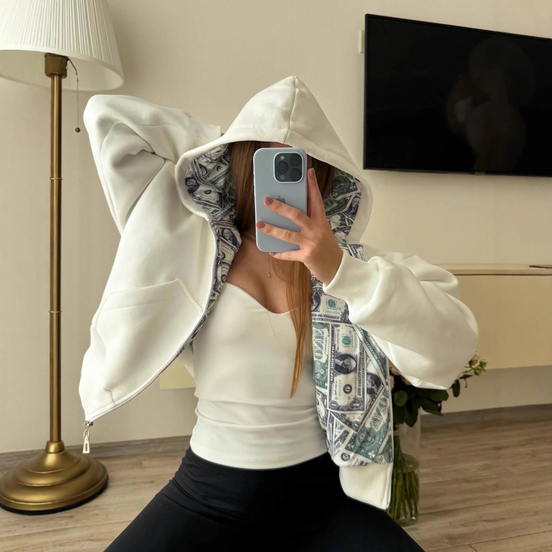 Autumn and Winte Hot Double-Sided Fashion Printing Cardigan Zipper White Sweater for Women Same Style Fashion Casual Top Y2K sty
Autumn and Winte Hot Double-Sided Fashion Printing Cardigan Zipper White Sweater for Women Same Style Fashion Casual Top Y2K sty