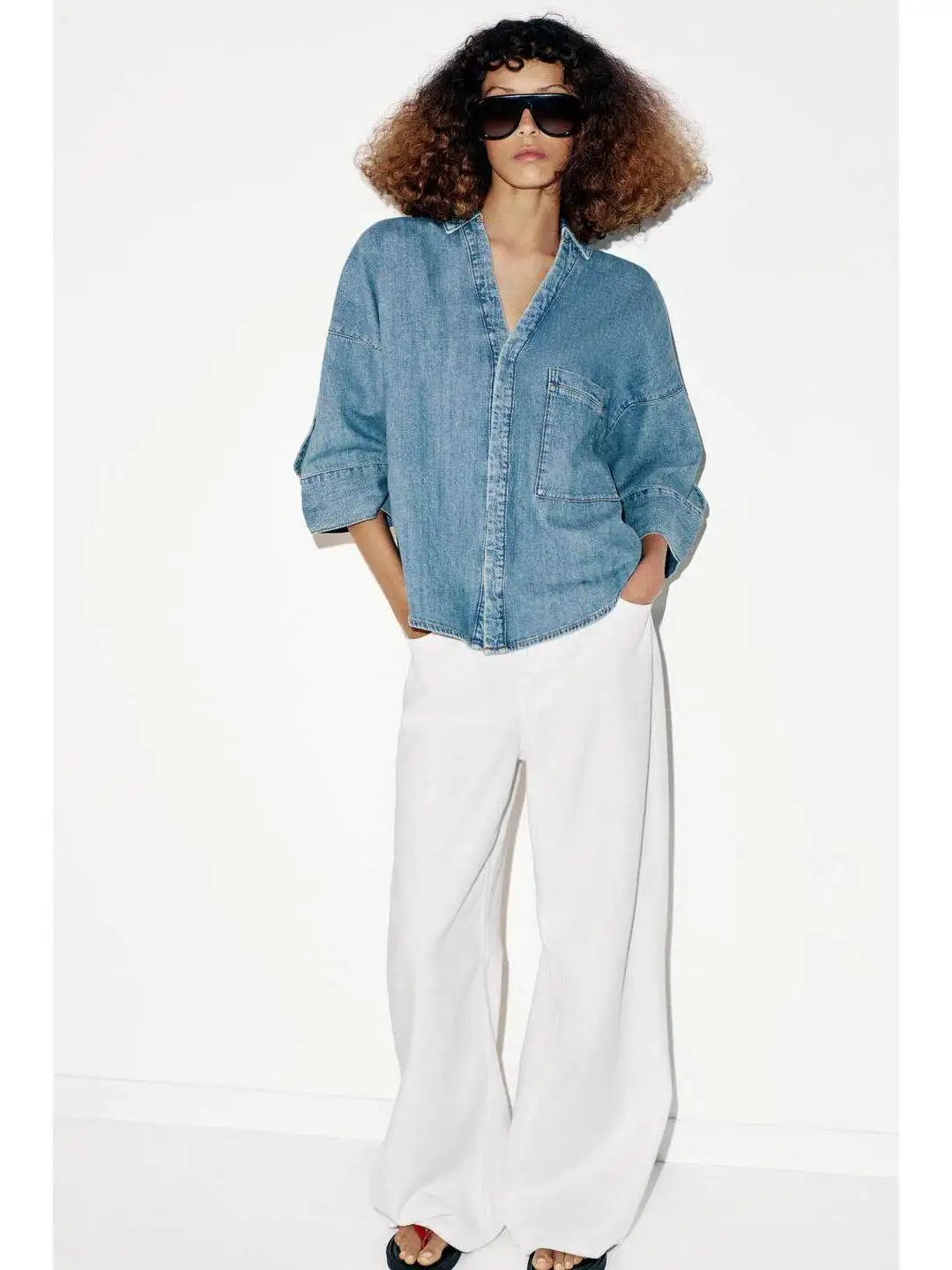 Casual Loose Wide Sleeve Collared Denim Shirt Fashionable Versatile Long Sleeve Breathable Skin-Friendly Spring Season Women'...
Casual Loose Wide Sleeve Collared Denim Shirt Fashionable Versatile Long Sleeve Breathable Skin-Friendly Spring Season Women'...