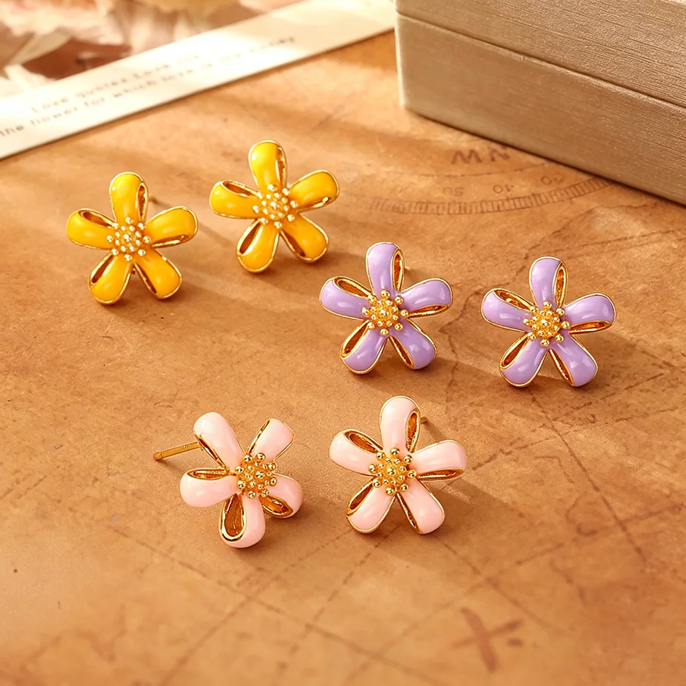 Fresh and sweet oil-dropping flower earrings, colorful dopamine, small, fashionable and exquisite earrings, high-end jewelry
Fresh and sweet oil-dropping flower earrings, colorful dopamine, small, fashionable and exquisite earrings, high-end jewelry