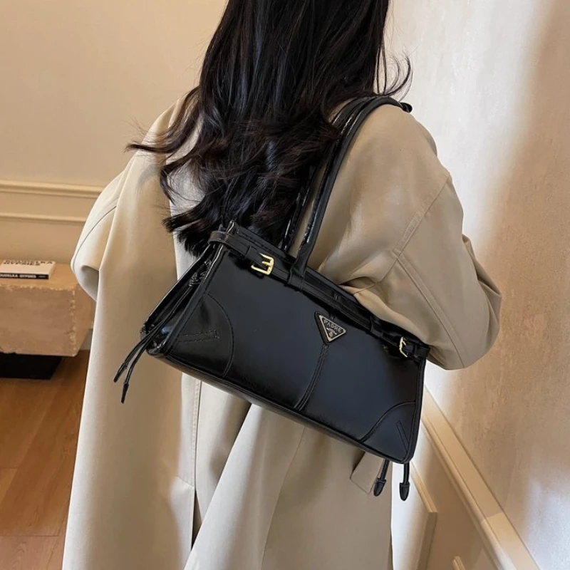 Практичная удобная очаровательная изысканная дорожная сумка на одно плечо в кампусном стиле, новая модель 2025 года, современная надежная женская сумка
Практичная удобная очаровательная изысканная дорожная сумка на одно плечо в кампусном стиле, новая модель 2025 года, современная надежная женская сумка