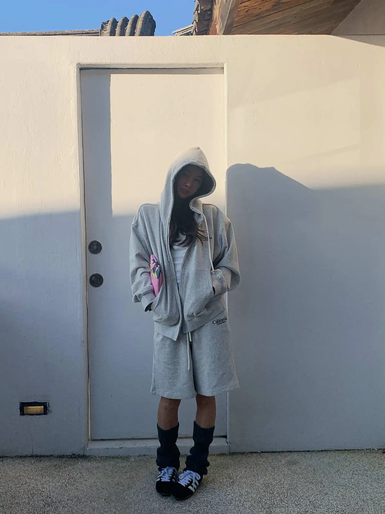LILUSHOP Soft Hooded Cardigan Sweater And Shorts Set with Letter Embroidery Casual Sporty Women's Fashion Spring Outfit
LILUSHOP Soft Hooded Cardigan Sweater And Shorts Set with Letter Embroidery Casual Sporty Women's Fashion Spring Outfit