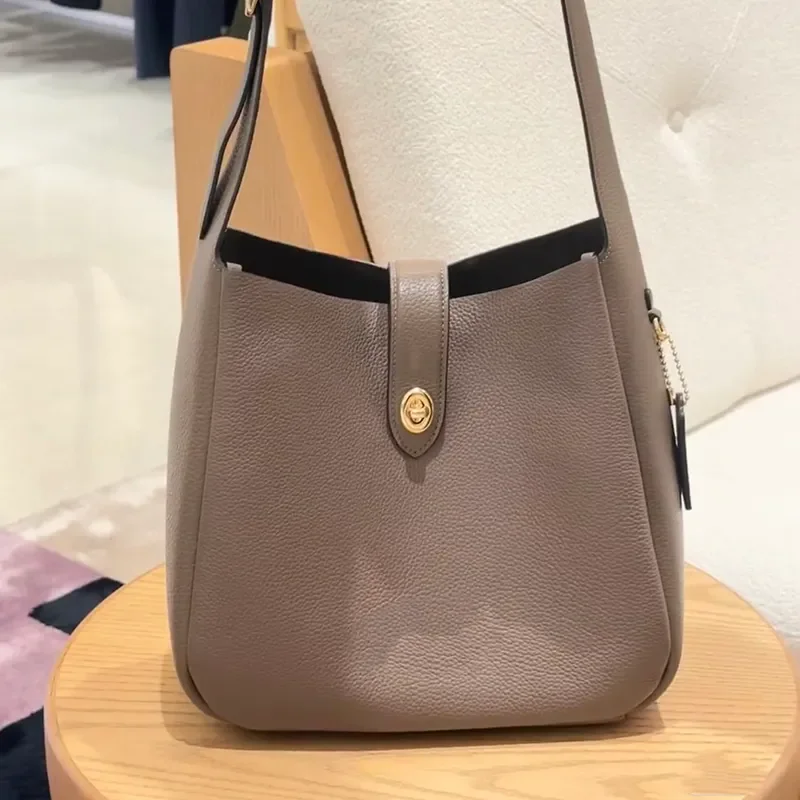 Leather tote bucket bag suede hadley convertible crossbody letter large capacity designer messenger purse popular pure colour ho
Leather tote bucket bag suede hadley convertible crossbody letter large capacity designer messenger purse popular pure colour ho