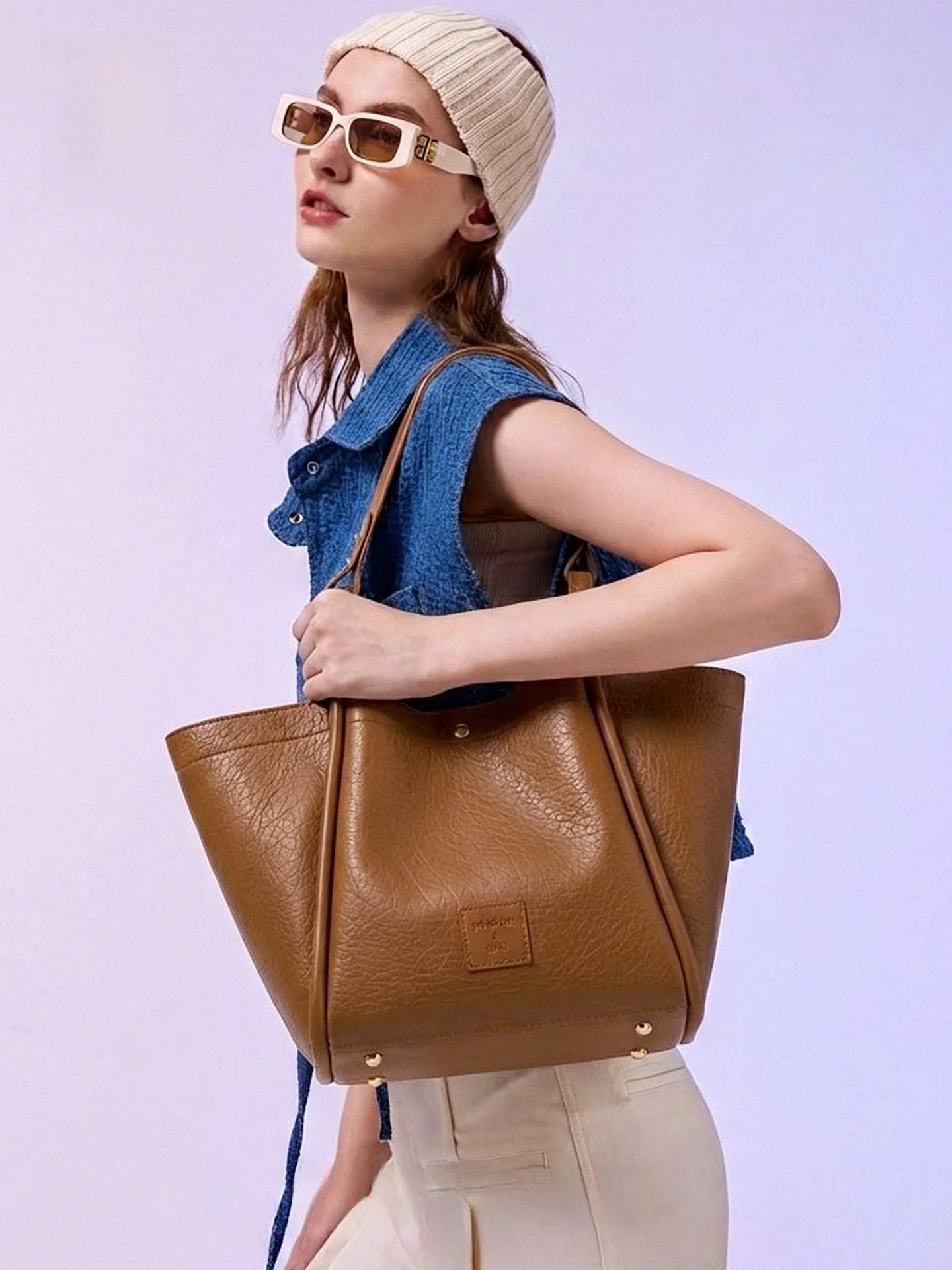 MuziKai Large Capacity Commuter Tote Bag Underarm Simple Versatile Korean Style Soft Leather Casual Handbag for Youth
MuziKai Large Capacity Commuter Tote Bag Underarm Simple Versatile Korean Style Soft Leather Casual Handbag for Youth