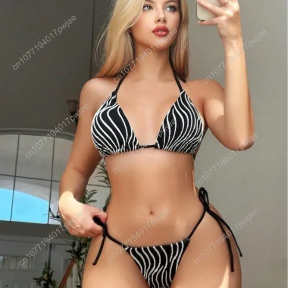 Women's Striped Two-Piece Bikini Swimsuit — Western-Style Backless Beachwear
Women's Striped Two-Piece Bikini Swimsuit — Western-Style Backless Beachwear