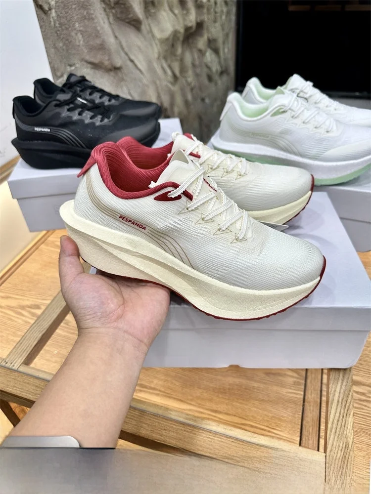 Ultra-Light Foam Sole Sports Casual oes Breathable Fly Knit Couples Sle o Absorption Faionable Leisure Footwear
Ultra-Light Foam Sole Sports Casual oes Breathable Fly Knit Couples Sle o Absorption Faionable Leisure Footwear