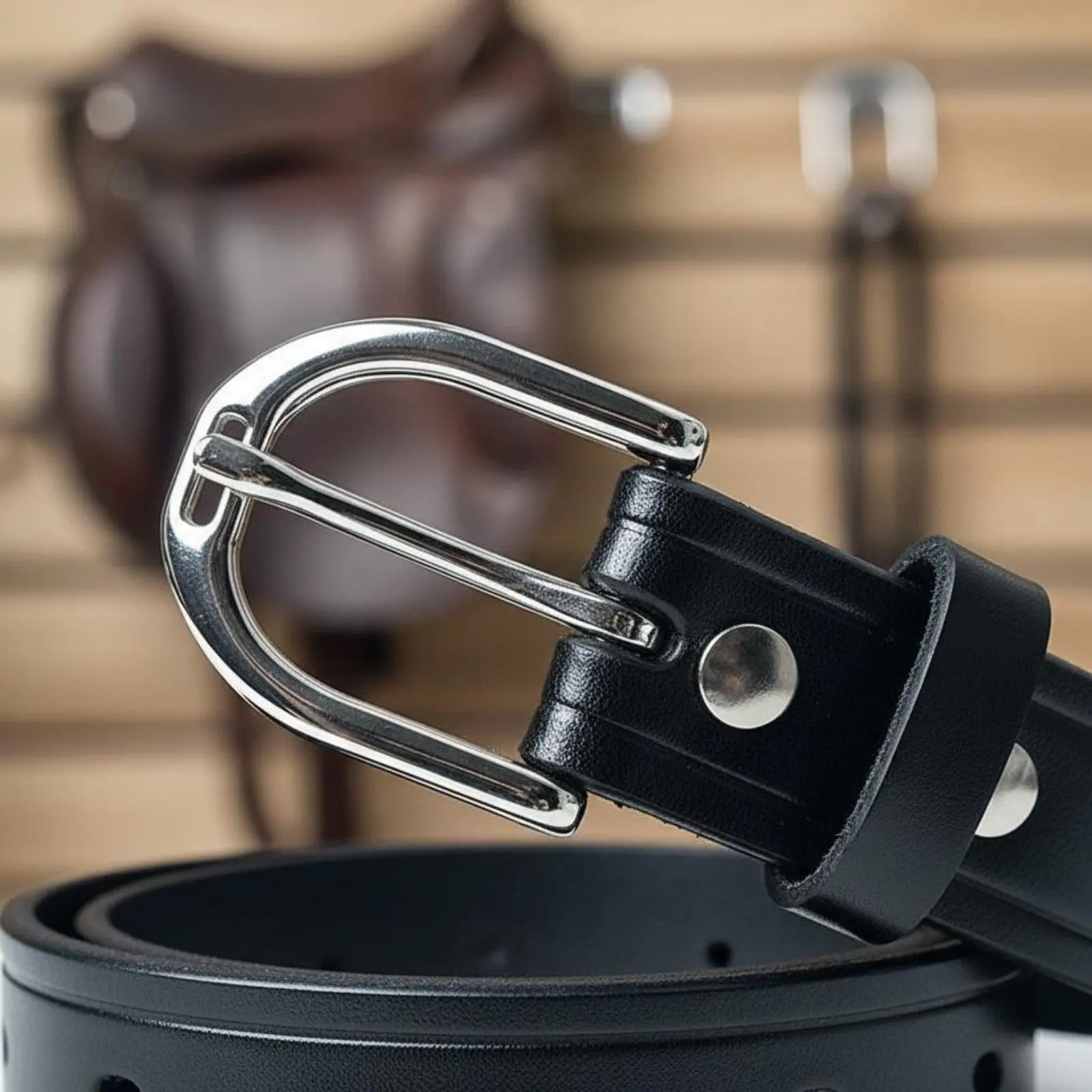 Horse Riding Belt Metal Buckle Equestrian Leather Belt Fashion Accessory Adjustable Fit for Riders
Horse Riding Belt Metal Buckle Equestrian Leather Belt Fashion Accessory Adjustable Fit for Riders