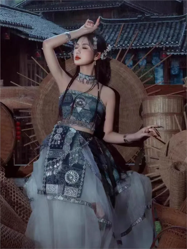 Ethnic costume women's batik strapless ribbon long dress set for travel outing and photography
Ethnic costume women's batik strapless ribbon long dress set for travel outing and photography