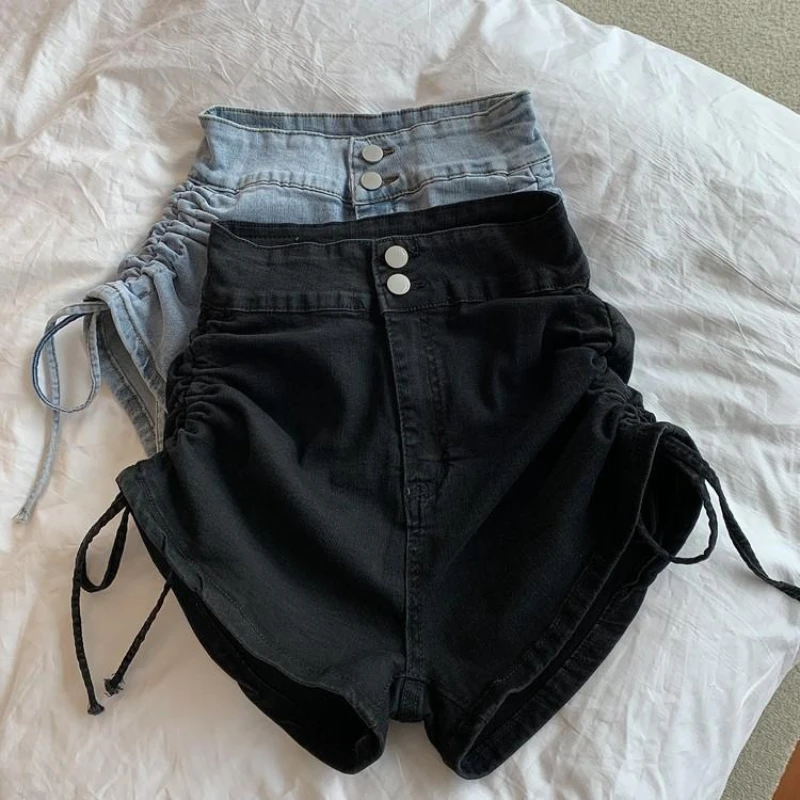Sexy Women's Lightweight Denim Shorts High Waist Drawstring 2026 New Trendy Summer A-Line Design Casual
Sexy Women's Lightweight Denim Shorts High Waist Drawstring 2026 New Trendy Summer A-Line Design Casual