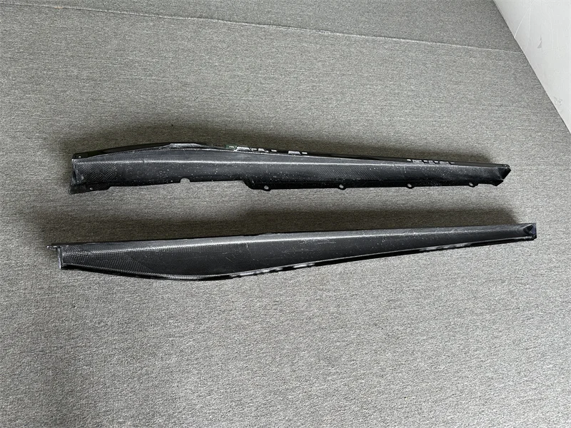 Подходит для Ferrari 296GTB модифицированной боковой юбки из углеродного волокна в стиле OEM
Подходит для Ferrari 296GTB модифицированной боковой юбки из углеродного волокна в стиле OEM