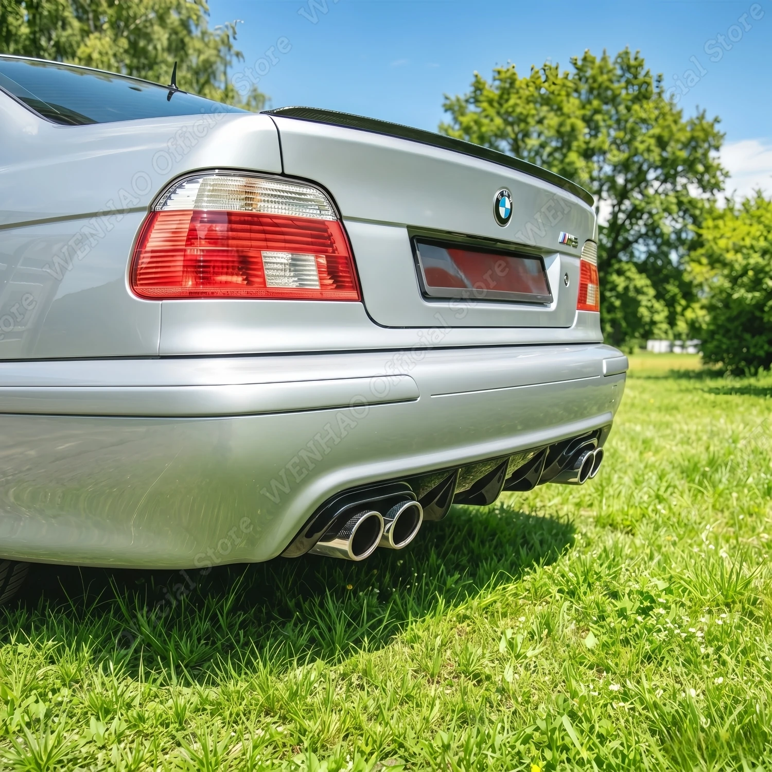 Gloss Black Maxton Style Car Rear Bumper Diffuser For BMW 5 Series E39 M-Pack M5 1998-2003 Tuning Bumper Protector Trims Bodykit
Gloss Black Maxton Style Car Rear Bumper Diffuser For BMW 5 Series E39 M-Pack M5 1998-2003 Tuning Bumper Protector Trims Bodykit