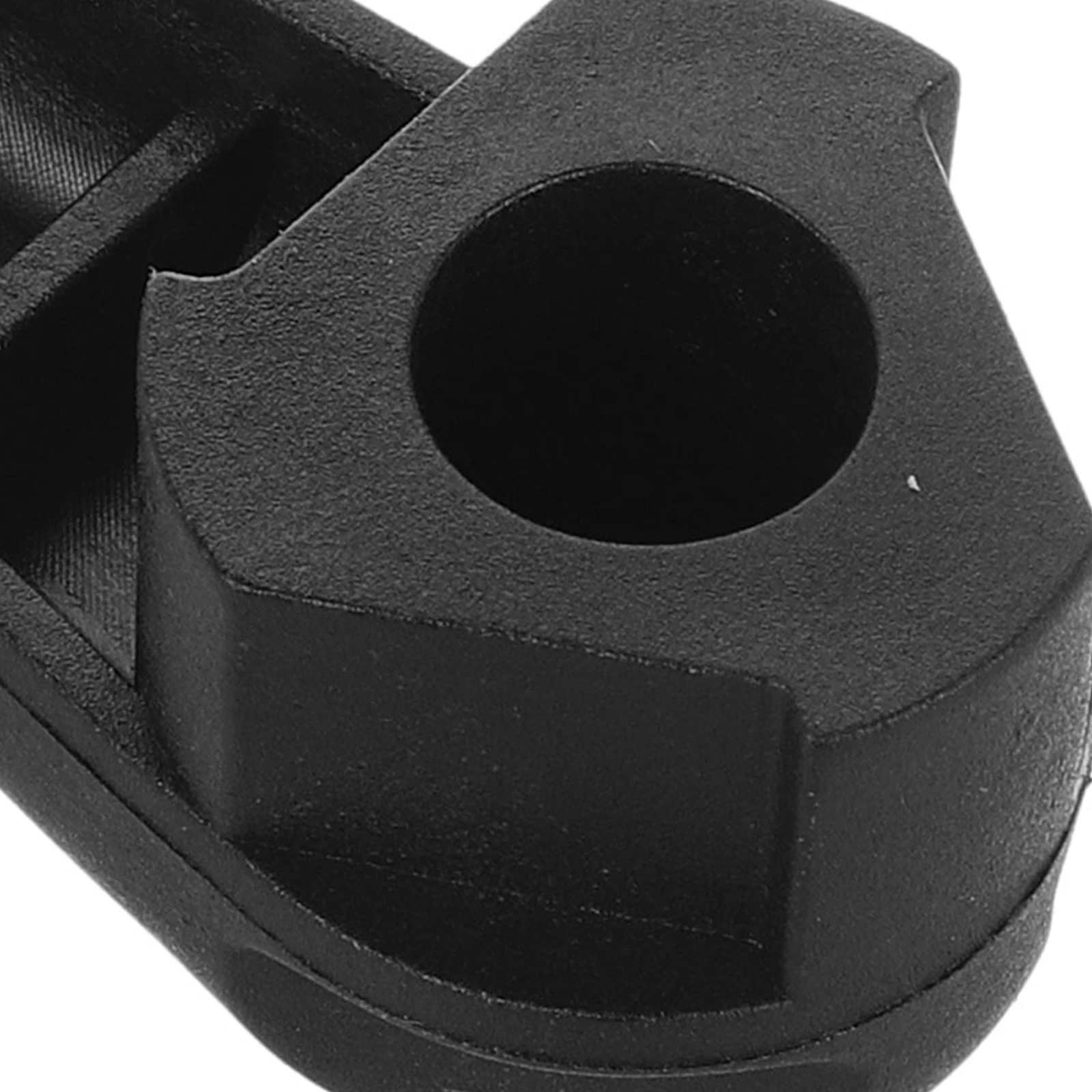 Motorcycle Gas Cap Wrench Quick Release Tool For R1200GS ST R1250GS RS Fuel Filler Cap Removal Spanner Repair Accessories
Motorcycle Gas Cap Wrench Quick Release Tool For R1200GS ST R1250GS RS Fuel Filler Cap Removal Spanner Repair Accessories
