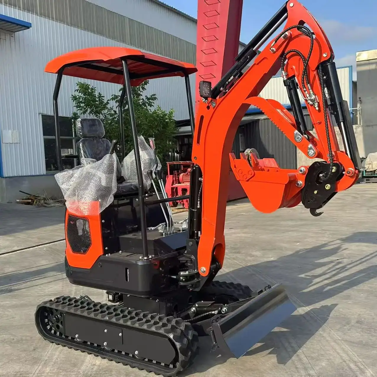 New 1.8-ton small excavator crawler hydraulic farm garden sold at low factory price
New 1.8-ton small excavator crawler hydraulic farm garden sold at low factory price