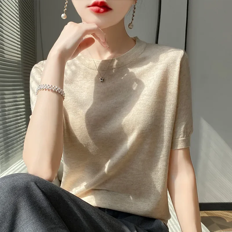 Women's Loose Fit Summer Thin Silk Wool Short Sleeve T-Shirt With Round Neck Solid Color Plus Size Knitted Half Sleeve Top
Women's Loose Fit Summer Thin Silk Wool Short Sleeve T-Shirt With Round Neck Solid Color Plus Size Knitted Half Sleeve Top