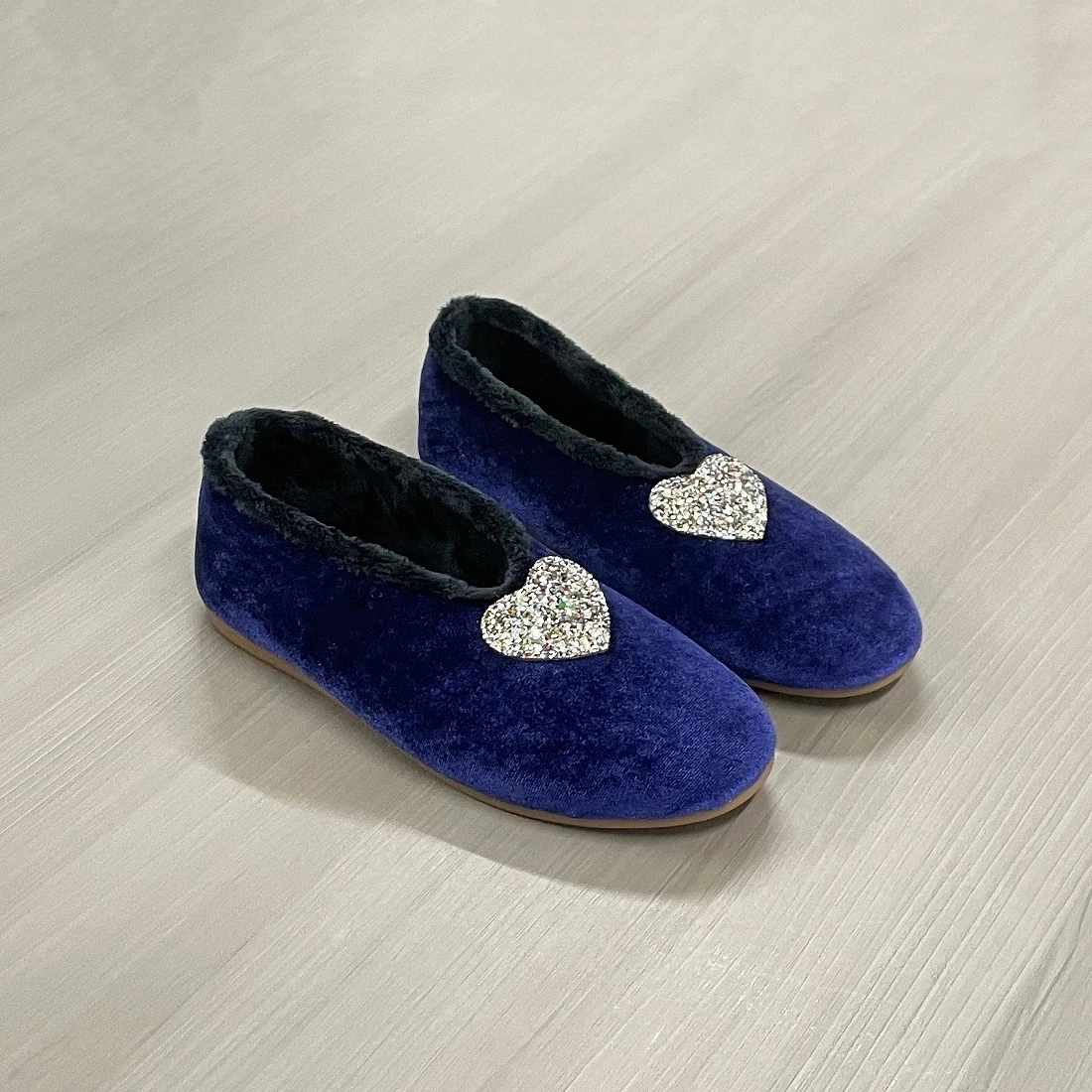 Xingliupi New Shoes Heart Shape Woman's Casual Flats Shoes Round Velvet Ladies Shoes Winter Comfortable Shoe Birthday Party Gift
Xingliupi New Shoes Heart Shape Woman's Casual Flats Shoes Round Velvet Ladies Shoes Winter Comfortable Shoe Birthday Party Gift