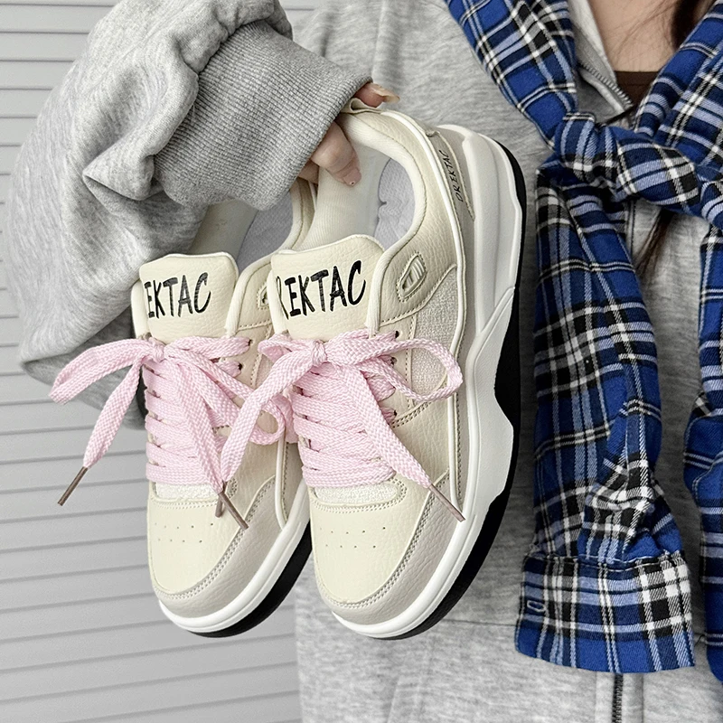 Белая мужская обувь, новинка весны 2024, мужские повседневные кроссовки для мужчин, удобная нескользящая подошва на плоской подошве, модная черная обувь
Белая мужская обувь, новинка весны 2024, мужские повседневные кроссовки для мужчин, удобная нескользящая подошва на плоской подошве, модная черная обувь