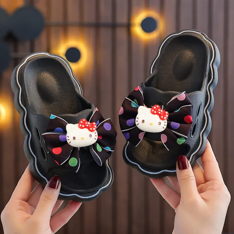 Sanrio Fashion Bow Non-slip Home Slippers hello kitty Summer New Girls women Wear Platform Beach Shoes Sandals
Sanrio Fashion Bow Non-slip Home Slippers hello kitty Summer New Girls women Wear Platform Beach Shoes Sandals