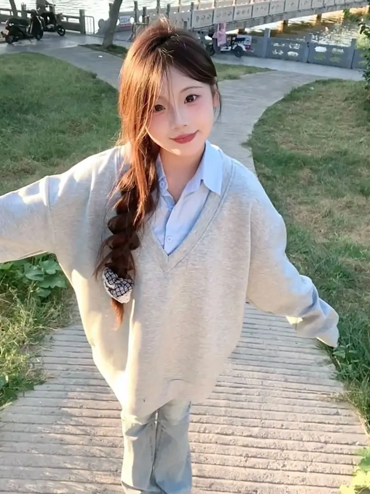 Korean Style V-Neck Pullover Hoodie Women's Spring Autumn New Fashion Lazy Design Sense Top Splice Fake Two-Piece Sweatshirt
Korean Style V-Neck Pullover Hoodie Women's Spring Autumn New Fashion Lazy Design Sense Top Splice Fake Two-Piece Sweatshirt